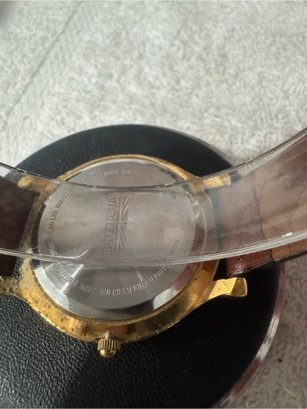 Pulsar Gold Tone Watch with White Dial and Black Strap